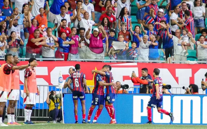 Flamengo é derrotado pelo Bahia e cede liderança ao Palmeiras no Brasileirão