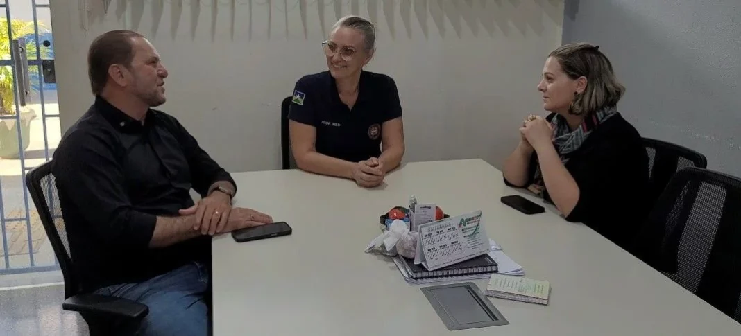 Escolas de Vilhena recebem apoio de Cirone Deiró