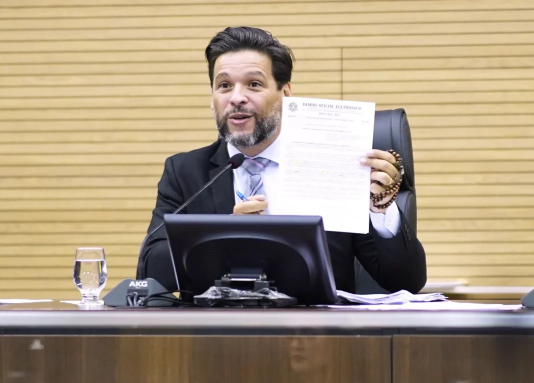 Deputado Delegado Camargo apresenta projeto de lei que garante intérprete de Libras a gestantes com deficiência auditiva em Rondônia