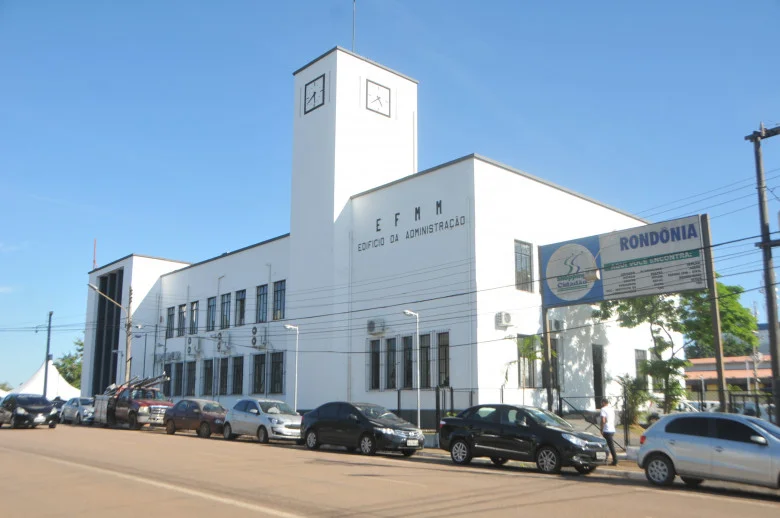 Brasil chega a 1,8 milhão de novos empregos com carteira assinada em 10 meses