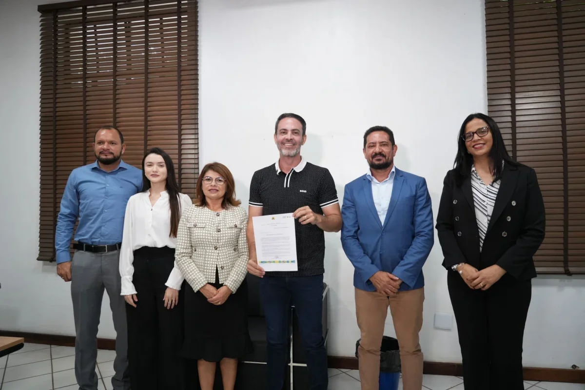 Termo de adesão foi assinado nesta quarta-feira (17), no Prédio do Relógio