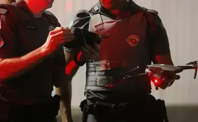 São Paulo (SP), 05/12/2024 -ato contra violência policial, concentração em frente ao teatro municipal de são paulo, praça Ramos de Azevedo . Foto: Paulo Pinto/Agência Brasil